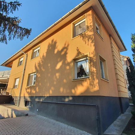 Adel Apartman Miskolc Eksteriør bilde